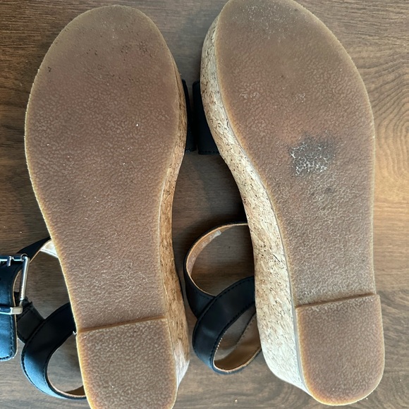 Ugg Girls Milley Ankle Strap Sandals leather black Cork Buckle Platform Heels 4 - Picture 5 of 5